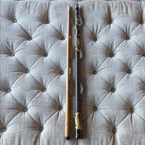 Rhino Pool Cue with Tiger Design‎